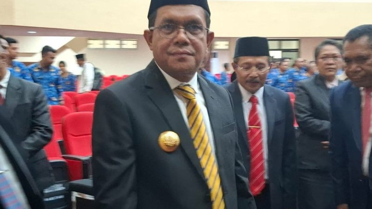 Gubernur NTT Melki Laka Lena evaluasi kinerja kepala OPD setiap enam bulan untuk memastikan program pemerintah berjalan efektif.