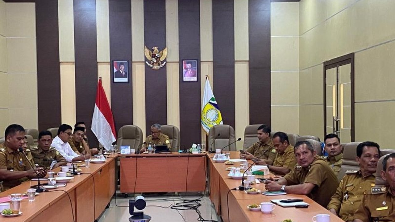 Pemkab Aceh Besar menargetkan seluruh Koperasi Merah Putih di setiap desa berbadan hukum pada 30 Juni 2025, mendukung program Presiden Prabowo Subianto.