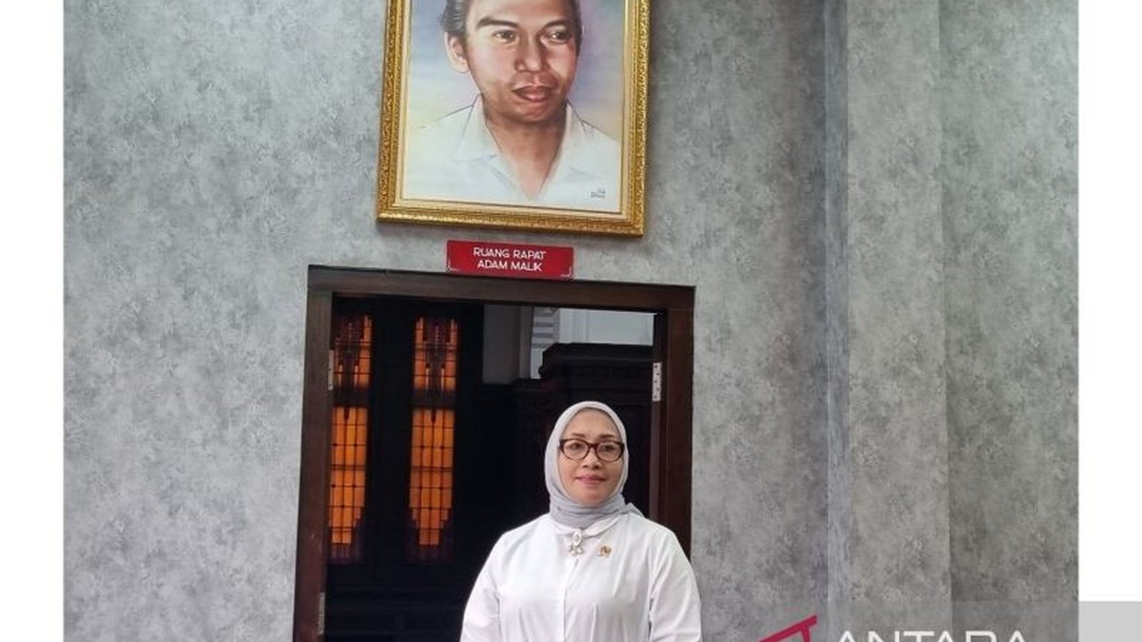 KemenPPPA merumuskan pembatasan medsos bagi anak melalui PP Tunas untuk melindungi dari dampak negatif gawai dan konten digital.