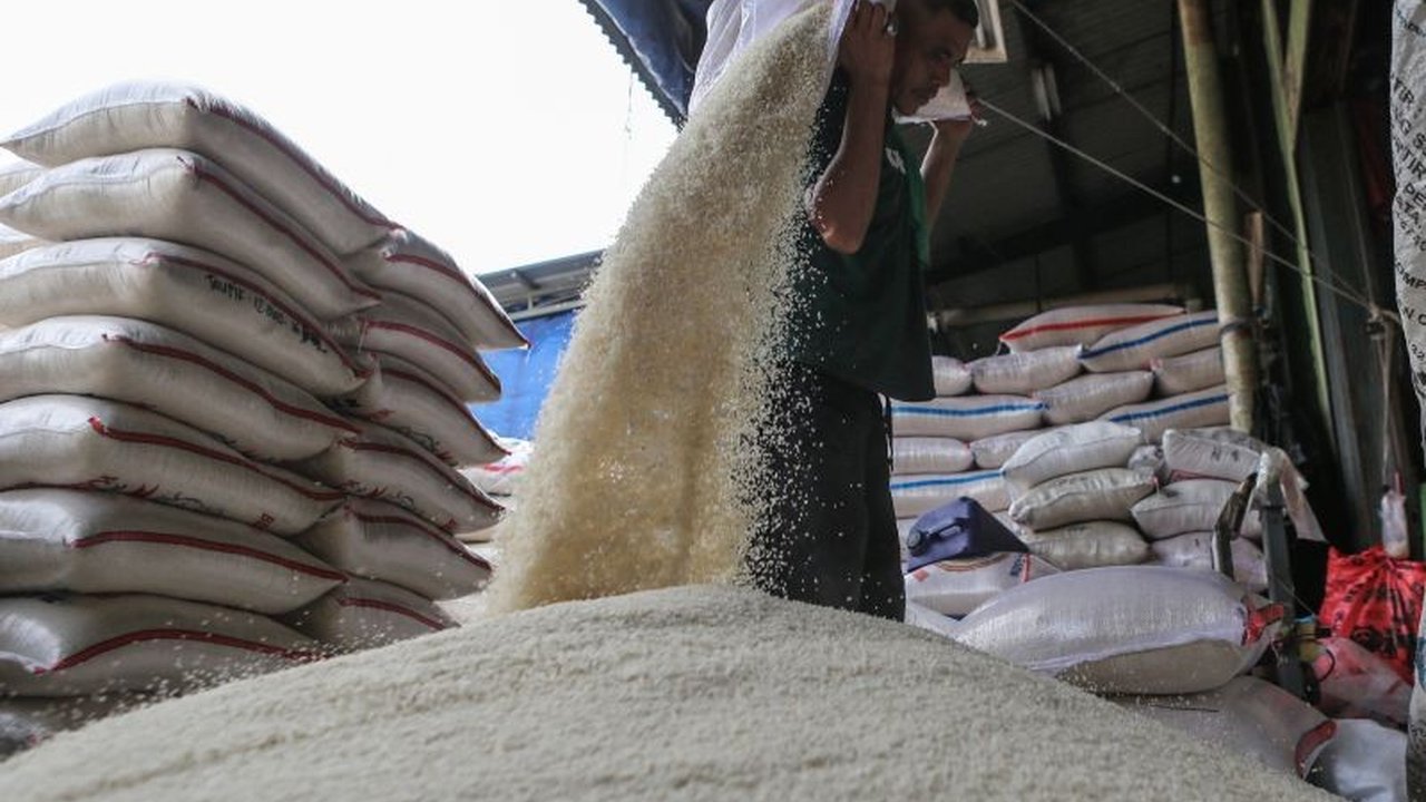 Cadangan beras pemerintah capai 3,5 juta ton, tertinggi dalam 6 dekade. Momentum ini penting untuk kedaulatan dan ketahanan pangan nasional.