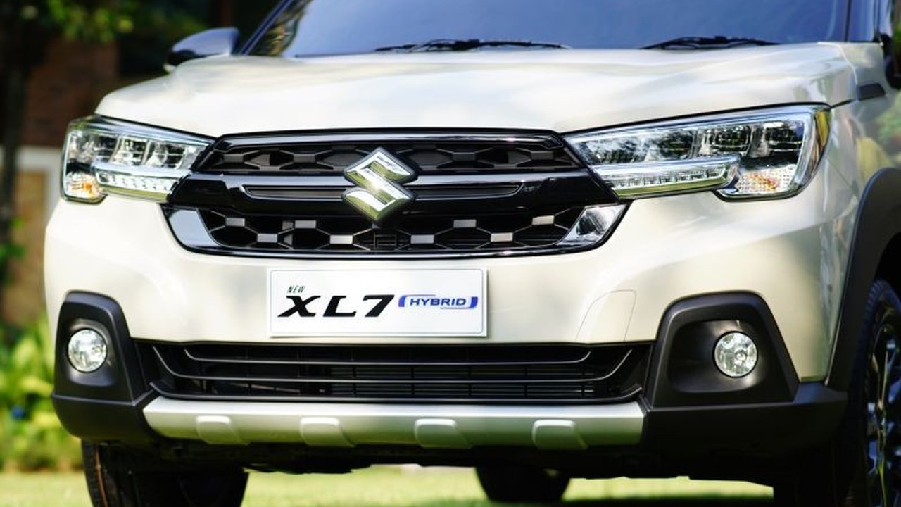 Penjualan Mobil Hybrid Suzuki Meroket, Kontribusi April 2025 Tembus 51 Persen!