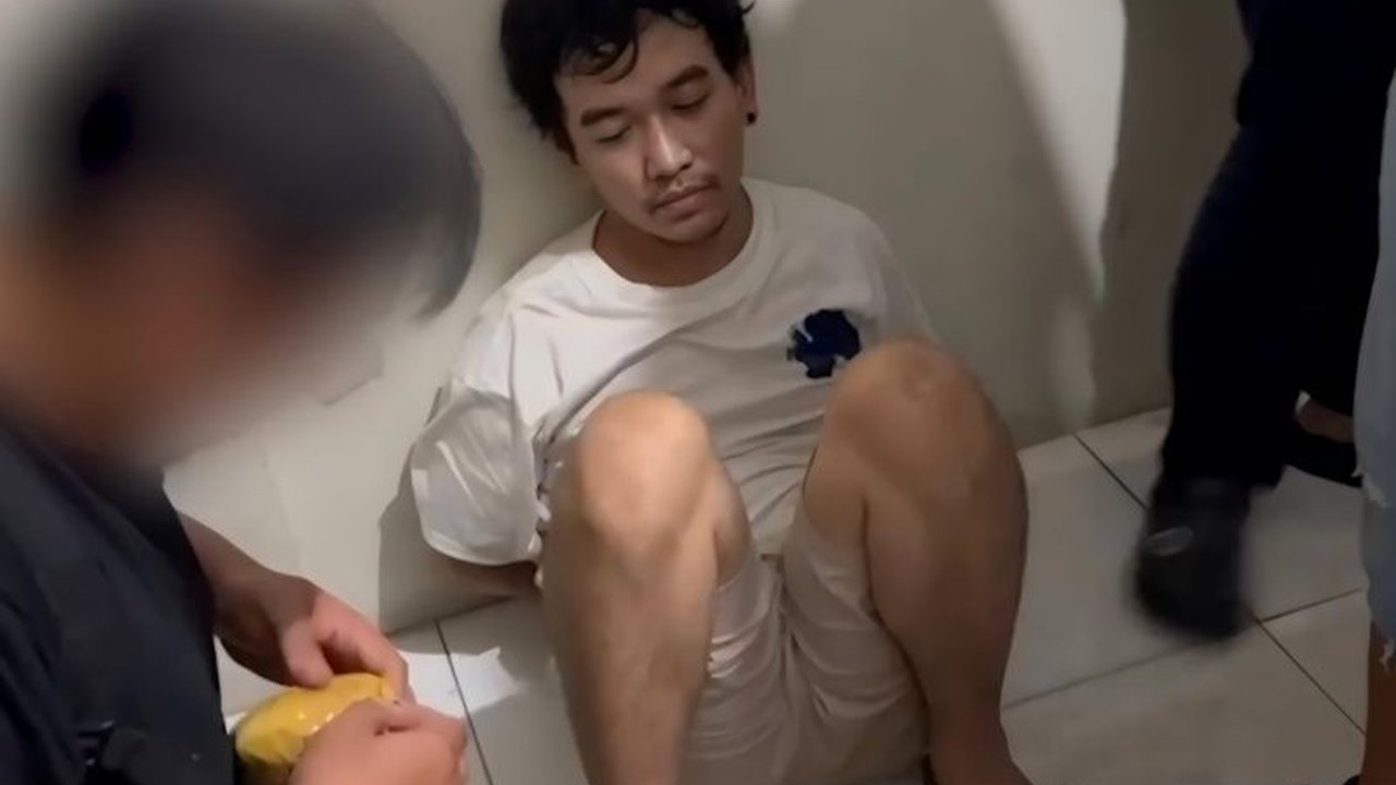 Polisi menyita 1.162 butir ekstasi dari seorang pria berinisial JS di Penjaringan, Jakarta Utara, dan berhasil menyelamatkan ribuan jiwa.