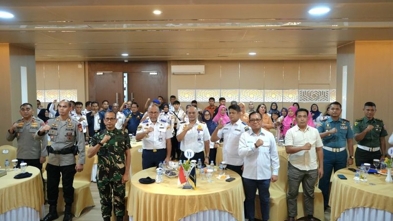 Pelindo Regional 4 berkomitmen memperkuat sinergi dengan KSOP Makassar untuk mewujudkan pelabuhan unggulan nasional melalui inovasi dan digitalisasi.