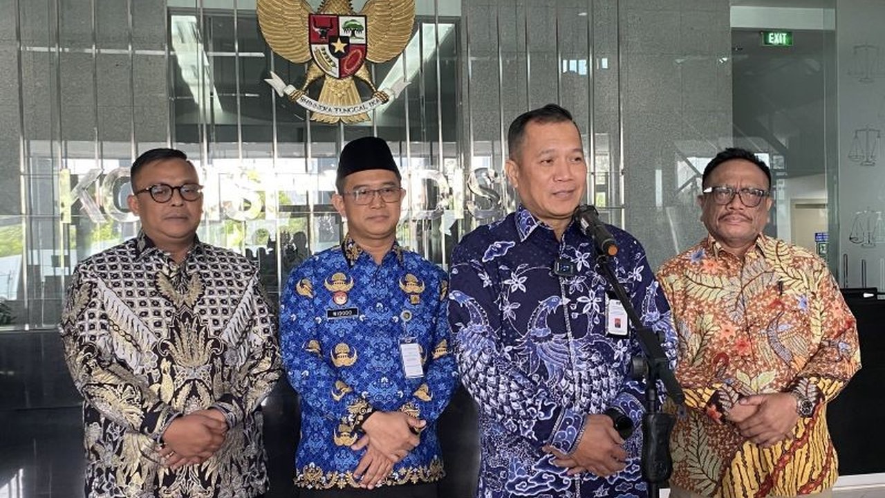 Pansel KY mencari figur calon komisioner yang berintegritas tinggi dan berkomitmen menjaga muruah peradilan, bukan berorientasi pada duniawi.