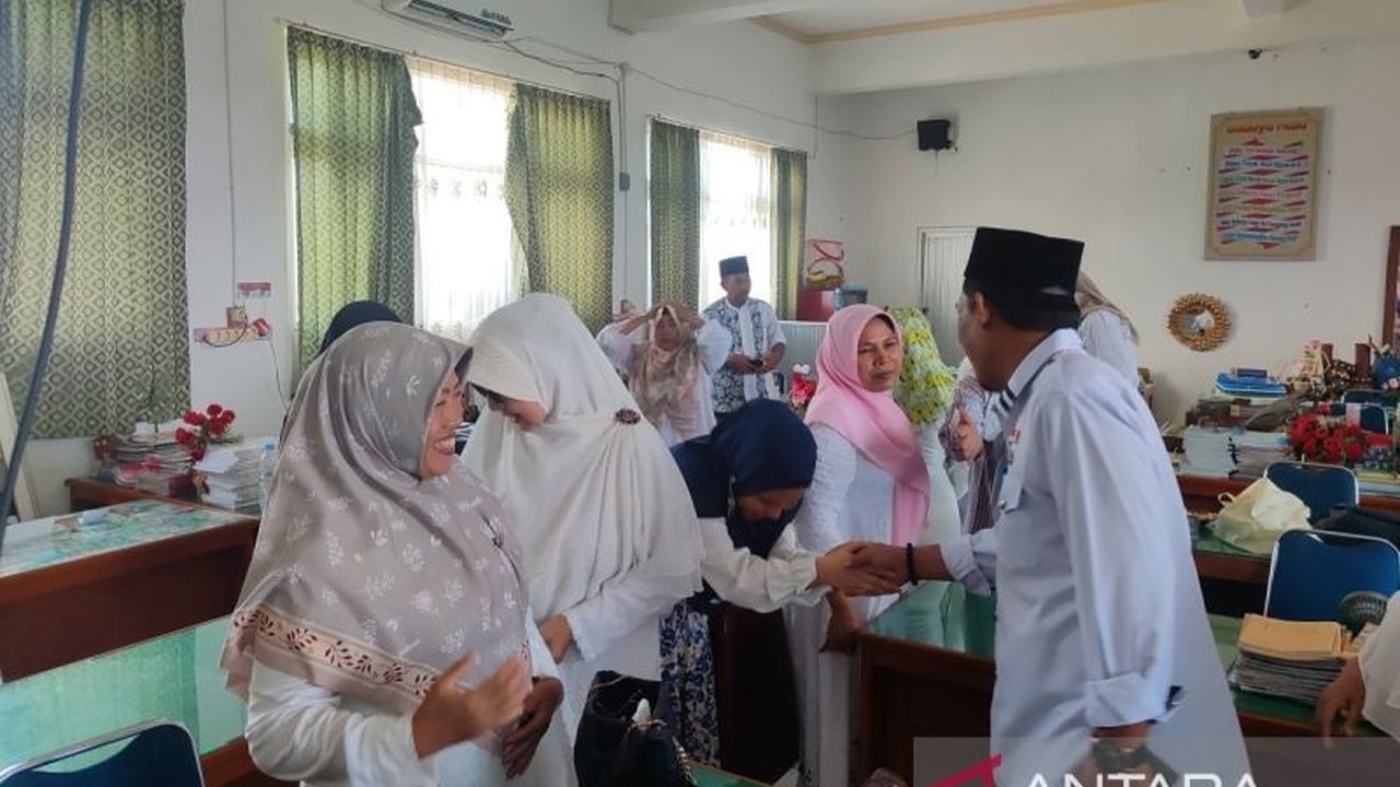 Pemkot Bengkulu adakan pelatihan operator sekolah SMP untuk permudah pendaftaran siswa baru pada SPMB 2025 mendatang.