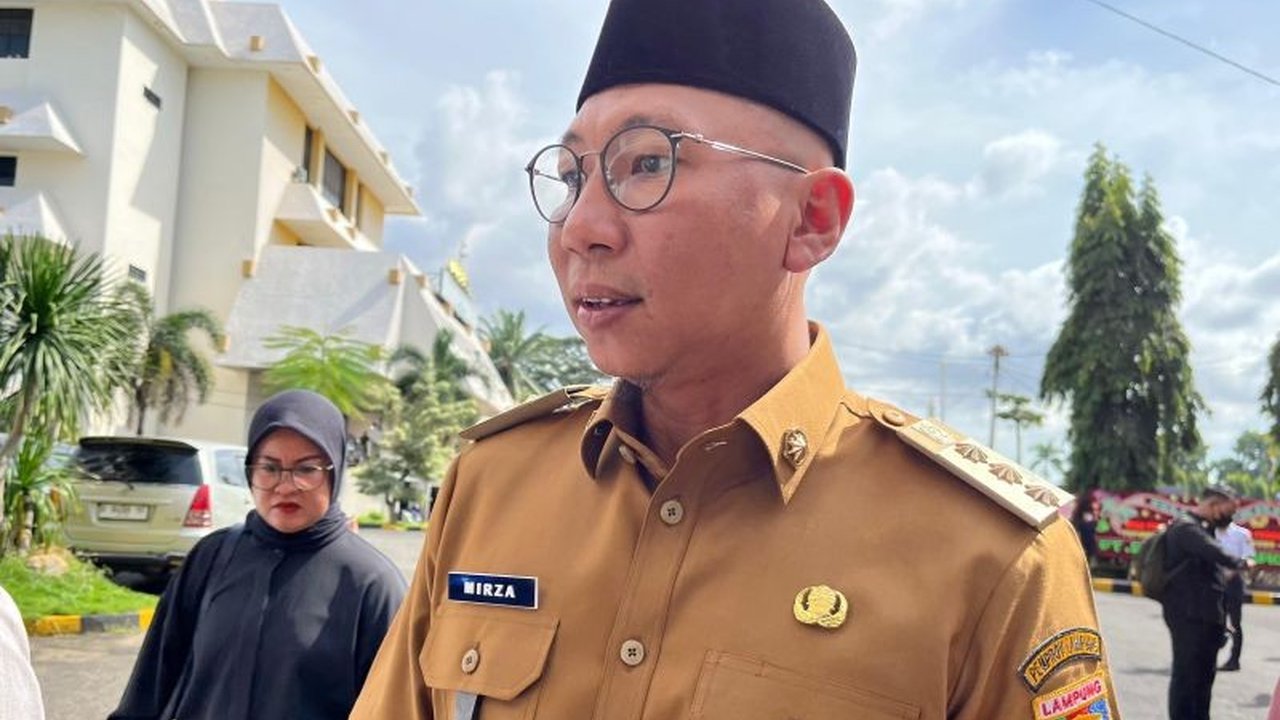 Gubernur Lampung memperketat seleksi siswa Sekolah Rakyat, memprioritaskan keluarga kurang mampu dari Desil 1 agar pendidikan merata dan berkualitas.