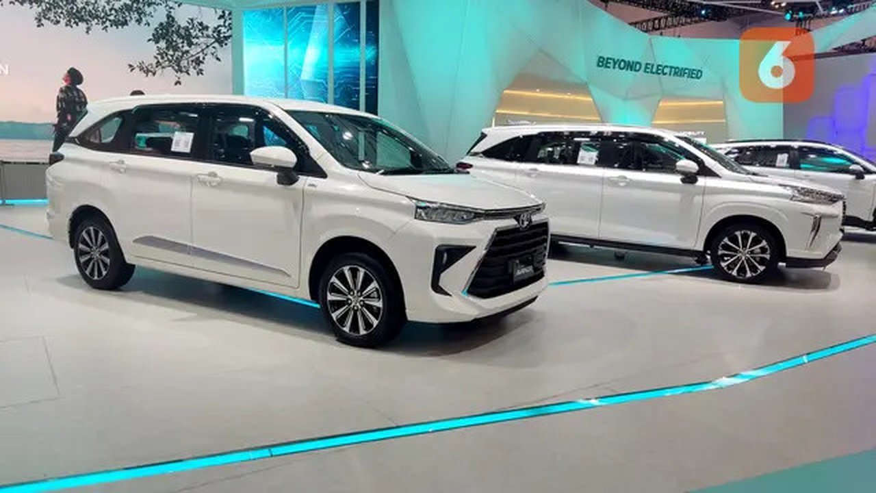 Toyota Avanza dan Toyota Veloz di GIIAS 2022 (Otosia.com/Arendra Pranayaditya)