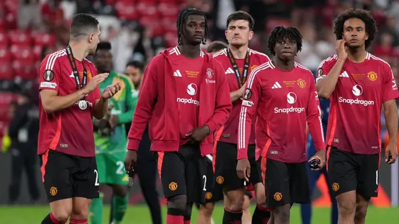 Di liga domestik, Setan Merah tampil inkonsisten sepanjang musim 2024/2025. (CESAR MANSO/AFP)