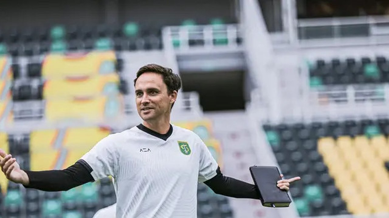 Pelatih Persebaya Paul Munster. (Foto: persebaya.id)