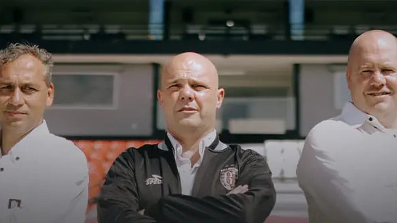 Pelatih anyar Bali United Johnny Jansen (tengah). (Dok Bali United)