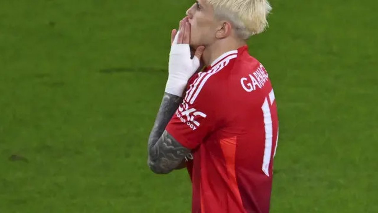 Alejandro Garnacho dalam laga final Liga Europa antara Tottenham Hotspur vs Manchester United di San Mames, Kamis (22/5/2025). (AP Photo/Miguel Oses)