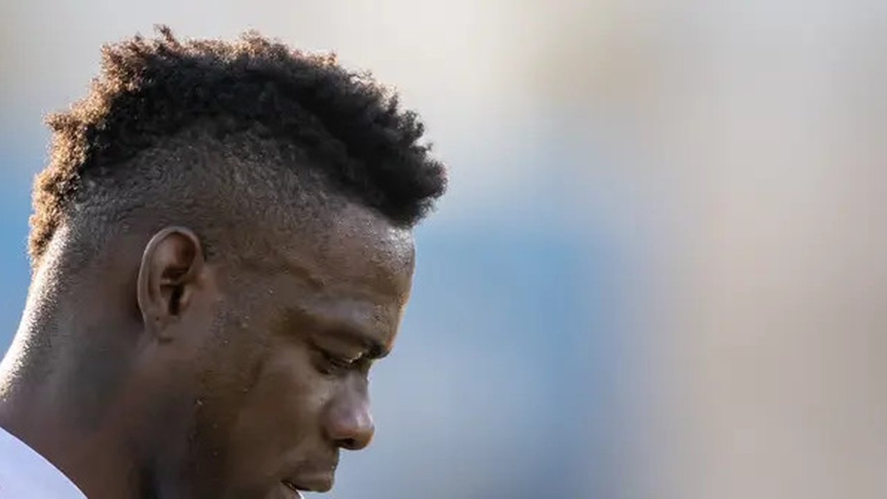 Mario Balotelli saat memperkuat klub Swiss, FC Sion. (Fabrice COFFRINI / AFP)