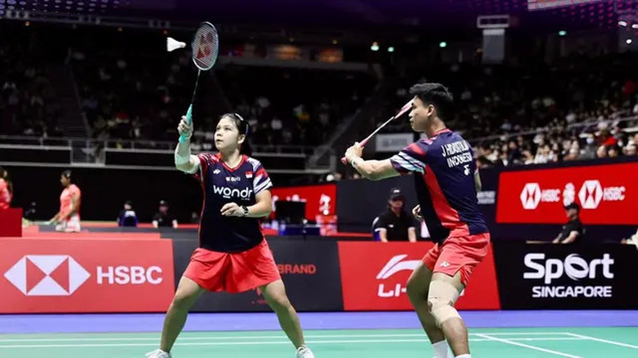 Ganda campuran Indonesia Jafar Hidayatullah/Felisha Alberta Nathaniel Pasaribu lolos ke perempat final Singapore Open 2025. Jafar/Felisha menang atas wakil Thialand Pakkapon Teeraratsakul/