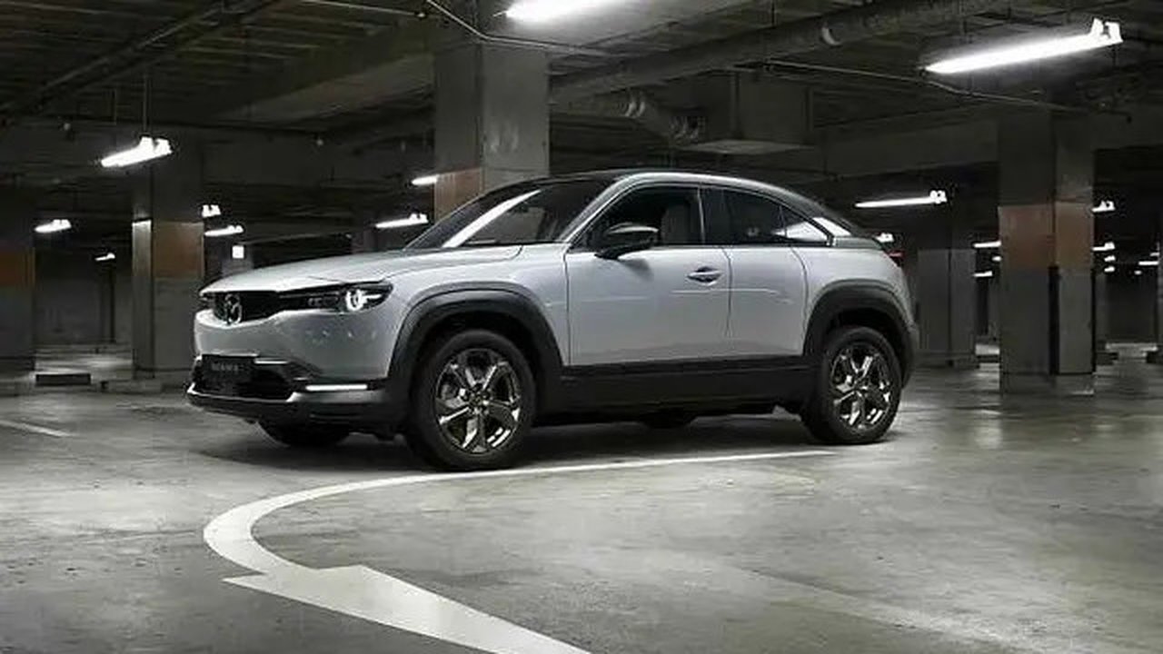 Mazda MX-30 menjadi mobil listrik pertama buatan Mazda yang akan mulai dipasarkan pada 2021. (Mazda)