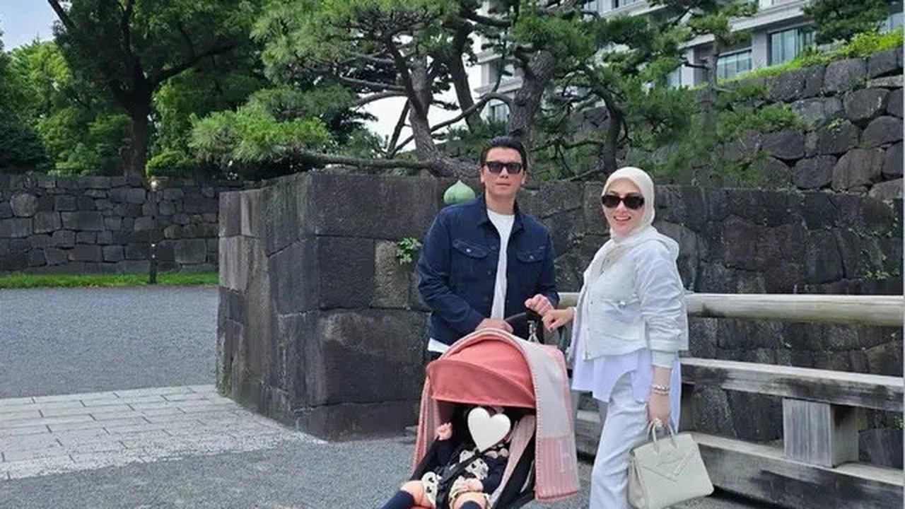 Model Baju Bayi Baby R Anak Syahrini saat Rayakan Idul Adha 2025 di Tokyo (instagram.com/princessyahrini)