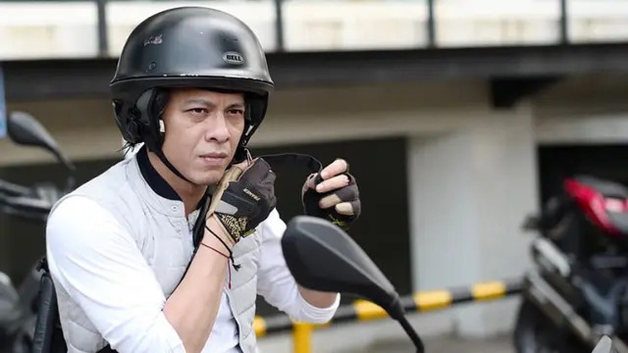 Selain bermain musik, ternyata Ariel dalam kesehariannya suka bermain game online. Game itu bernama Player Unknown's Battlegrounds (PUBG) dengan nama akun KUBIGA. Ariel pun sering sekali o