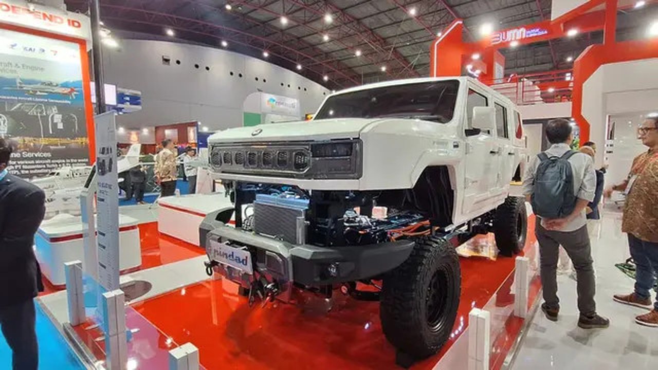 Presiden Prabowo Luncurkan Kendaraan Listrik Pindad Pandu, Ini Spesifikasinya (Arief A/Liputan6.com)