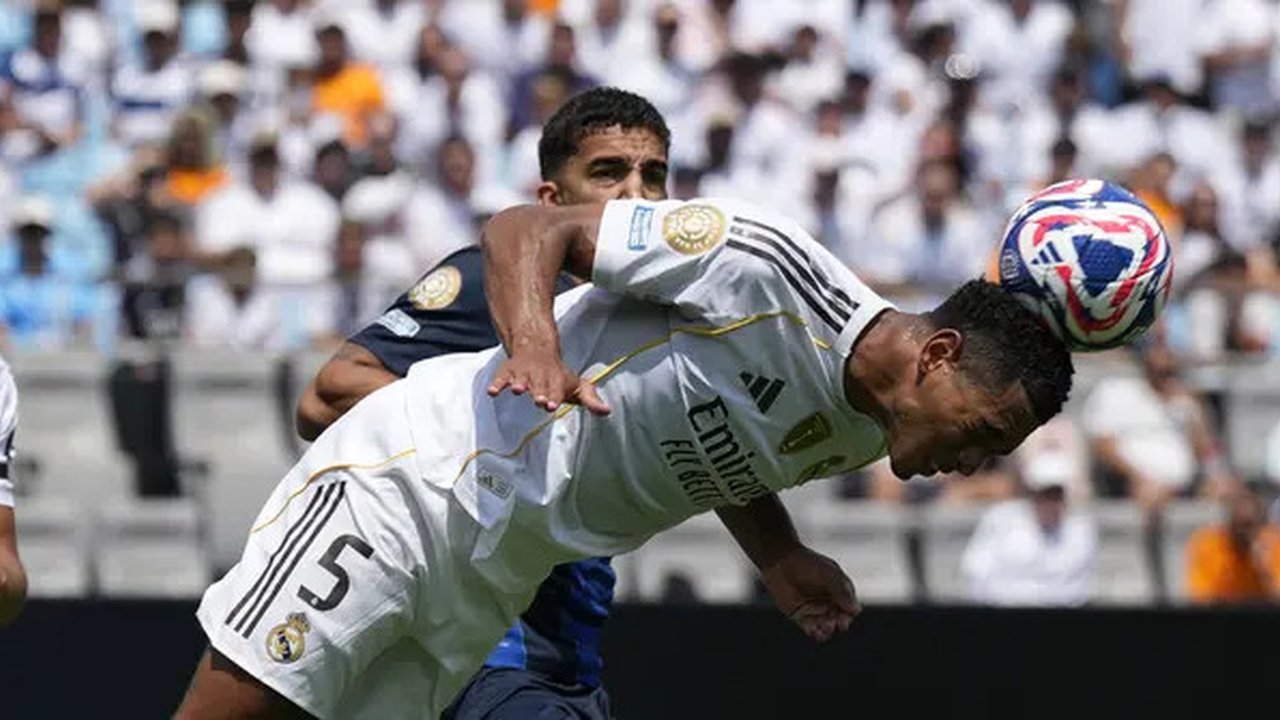 Aksi Jude Bellingham di laga Real Madrid vs Pachuca di Piala Dunia Antarklub 2025, Senin (23/06/2025). (AP Photo/Chris Carlson)