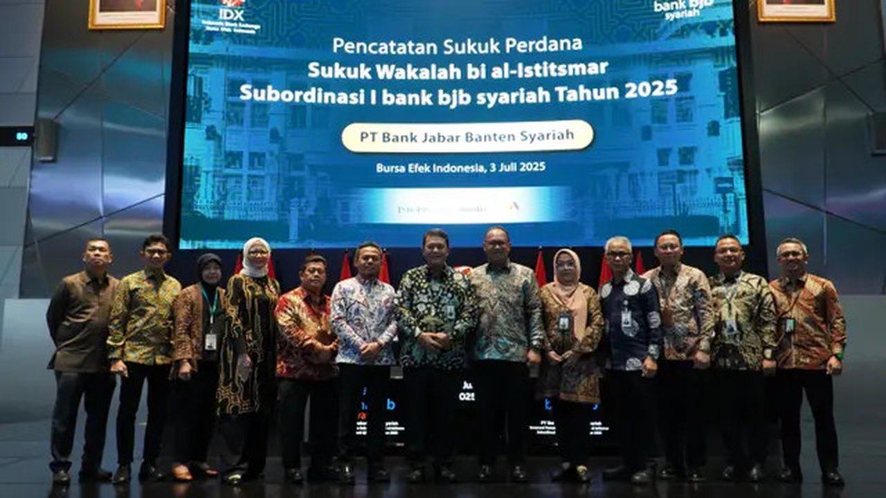 Pencatatan sukuk perdana Sukuk Wakalah bi al-Istitsmar Subordinasi I Bank bjb syariah tahun 2025 pada Kamis, (3/7/2025). (Foto: BEI)