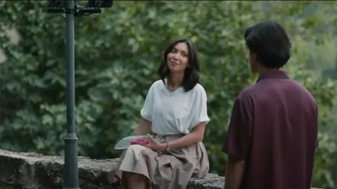 Tangkap layar trailer film Sore: Istri dari Masa Depan. (Inhype Pictures via YouTubeCinemaXXI)