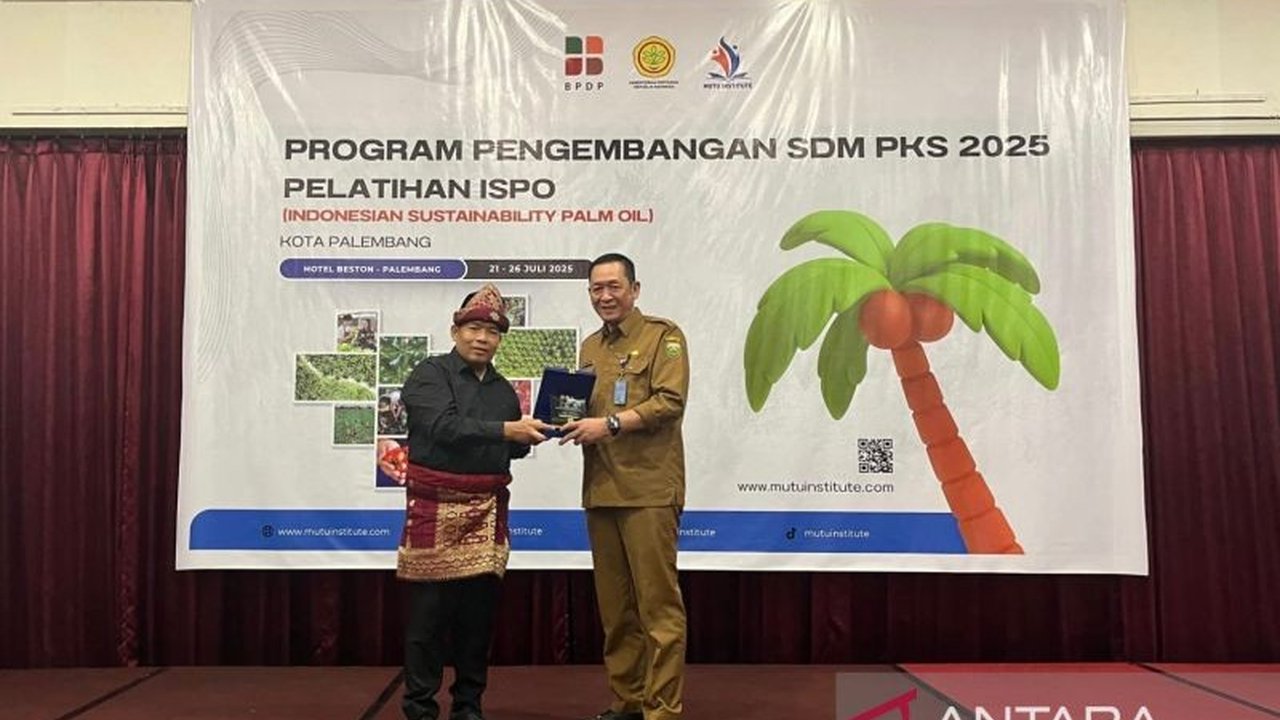 100 petani sawit swadaya di Sumatera Selatan ikuti pelatihan Sertifikasi ISPO, langkah strategis menuju kelapa sawit berkelanjutan dan pasar global yang menguntungkan.