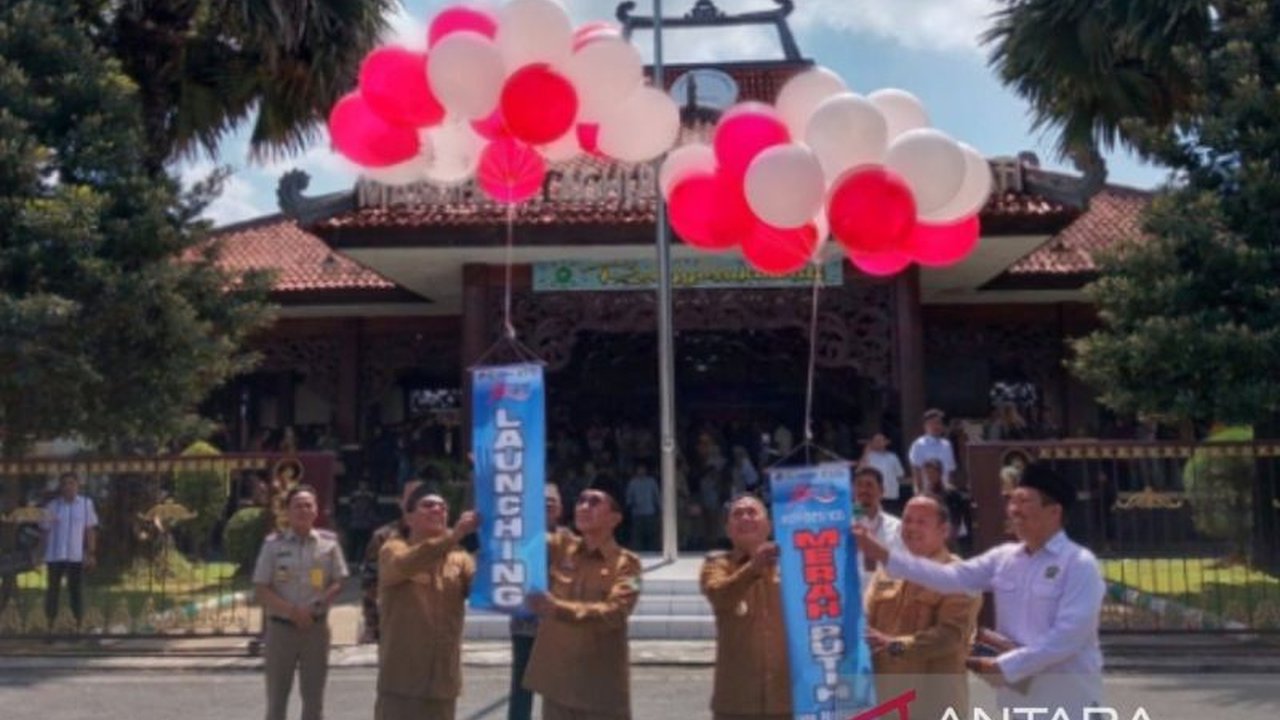 Pemerintah Kabupaten Pamekasan resmi meluncurkan 189 Koperasi Merah Putih di desa dan kelurahan, sebuah langkah strategis untuk memperkuat ekonomi lokal berbasis masyarakat.