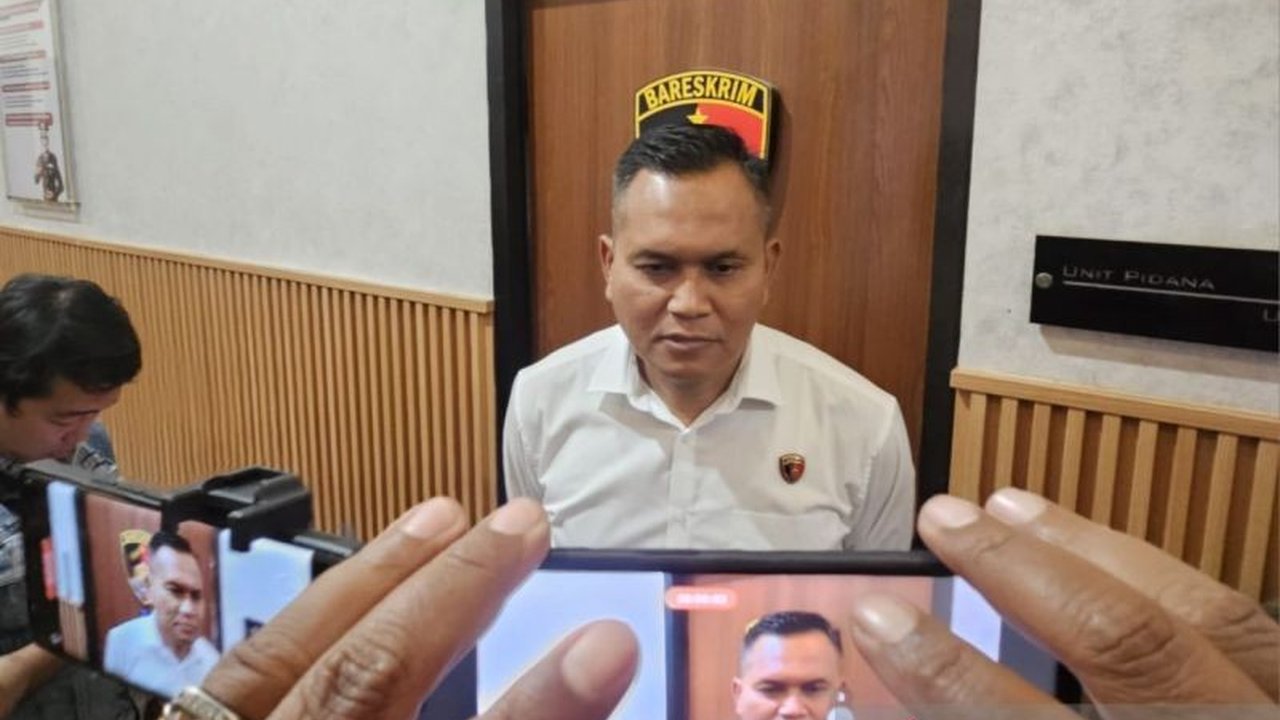 Seorang oknum PNS di Kota Batu ditangkap atas dugaan pelecehan seksual terhadap kerabat di bawah umur. Kasus pelecehan seksual oknum PNS ini terungkap setelah korban merekam aksi pelaku.