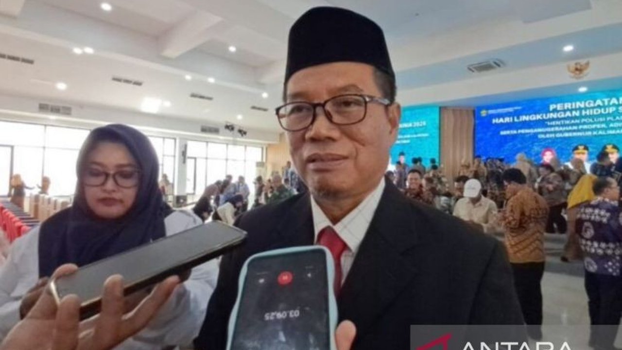 Program Sekolah Rakyat Kalimantan Timur kini beroperasi sementara di SMA 16 Samarinda, menawarkan akses pendidikan inklusif sambil menanti fasilitas permanen. Simak selengkapnya!