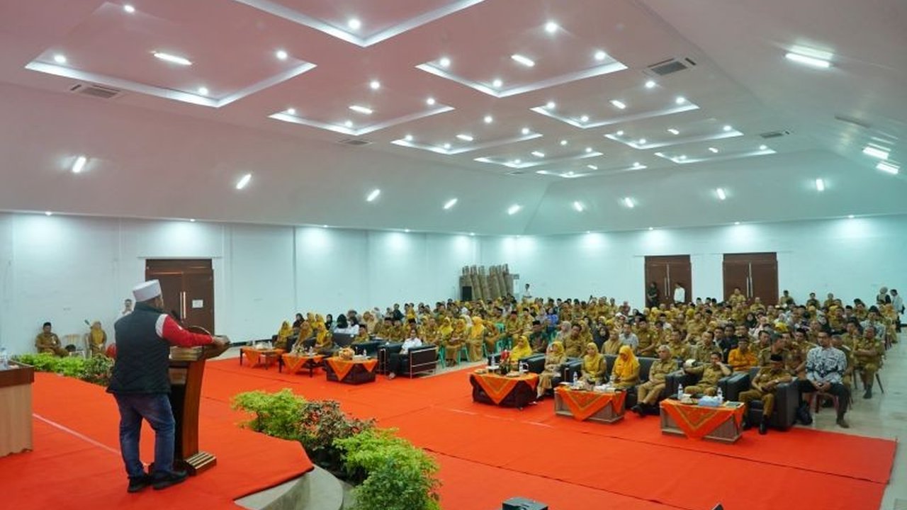 Gubernur Bengkulu Helmi Hasan tegaskan seluruh sekolah wajib mendukung penuh program Makan Bergizi Gratis (MBG) demi masa depan generasi muda.