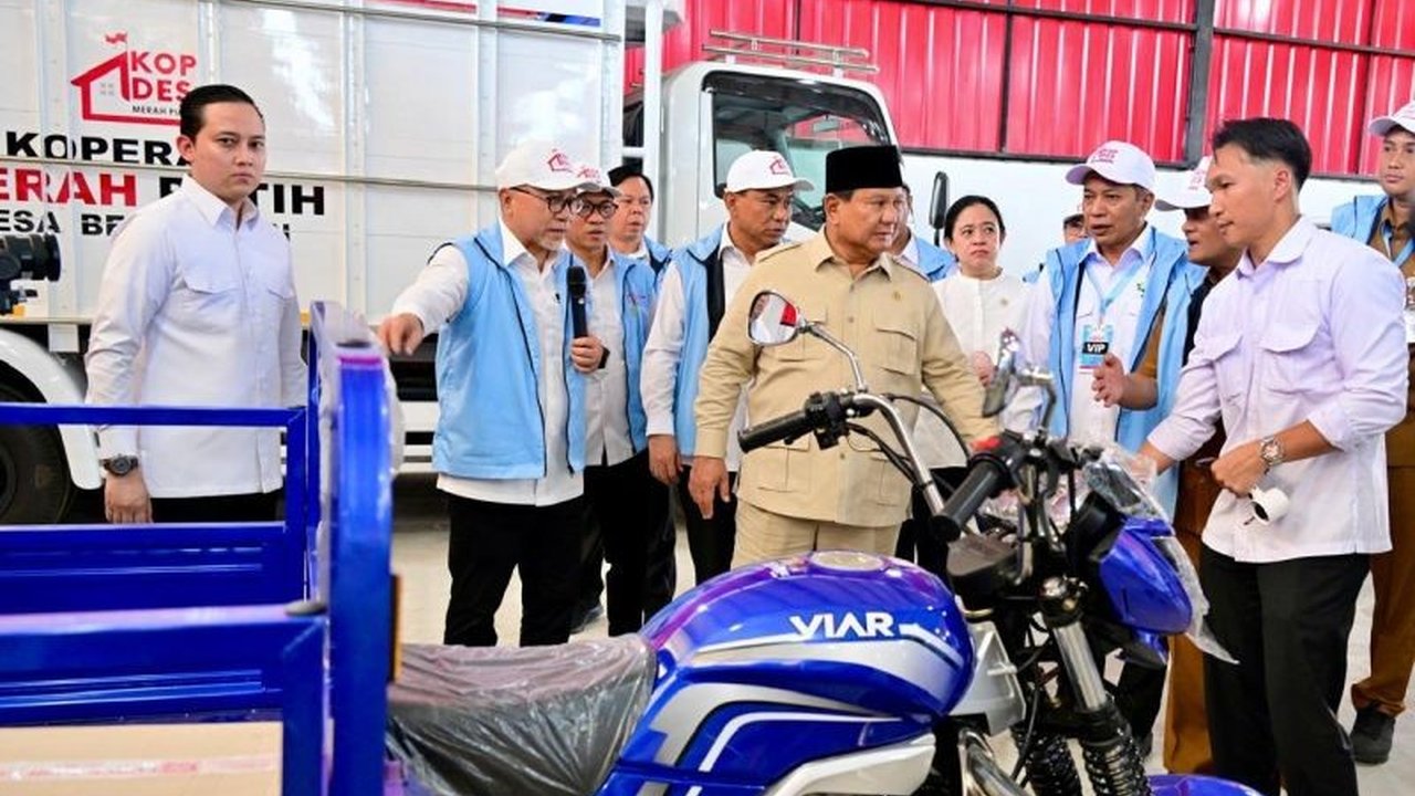 Presiden Prabowo Subianto mengungkapkan Menkeu Sri Mulyani stres saat dipanggil terkait program bantuan rakyat. Apa saja program yang membuat Sri Mulyani stres?