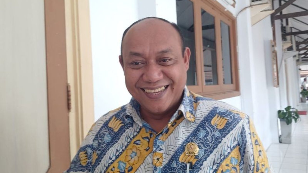 DPRD Kota Ambon mendesak Pemkot segera membenahi sistem pengelolaan sampah Ambon, termasuk regulasi dan mekanisme retribusi, yang dinilai belum optimal.