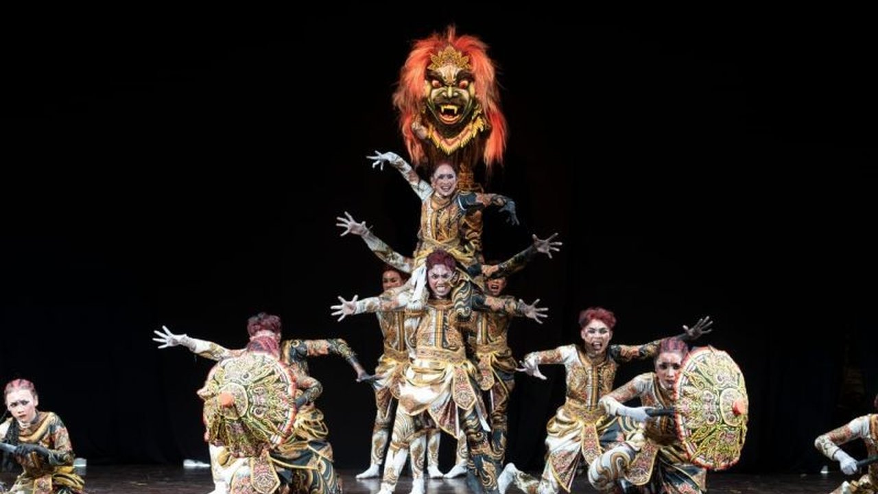 Dinas Kebudayaan Bali membuka Festival Seni Bali Jani (FSBJ) 2025 dengan kompetisi tari modern, menandai era baru seni kontemporer di Pulau Dewata. Simak inovasi mereka!