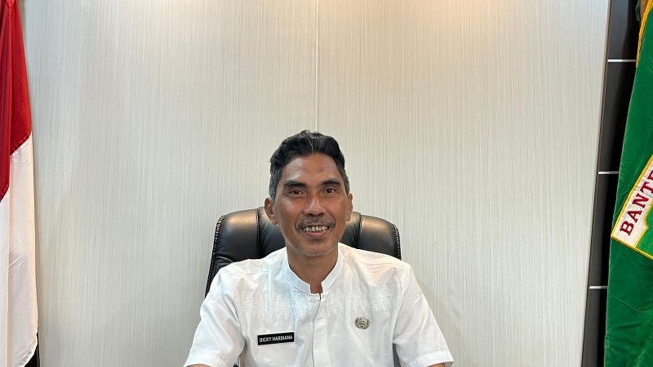 Pemerintah Provinsi Banten mematangkan persiapan dua Sekolah Rakyat berbasis asrama yang akan beroperasi Agustus 2025, menargetkan anak miskin ekstrem tanpa biaya. Bagaimana program ini memutus rantai kemiskinan?