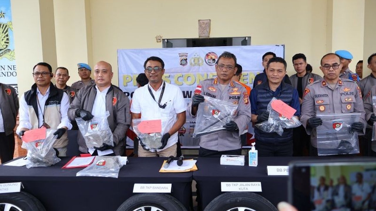 Polres Bandara Ngurah Rai berhasil mengungkap motif di balik kasus pencurian ban mobil yang meresahkan. Terungkap, dua pelaku terlilit utang judi online.