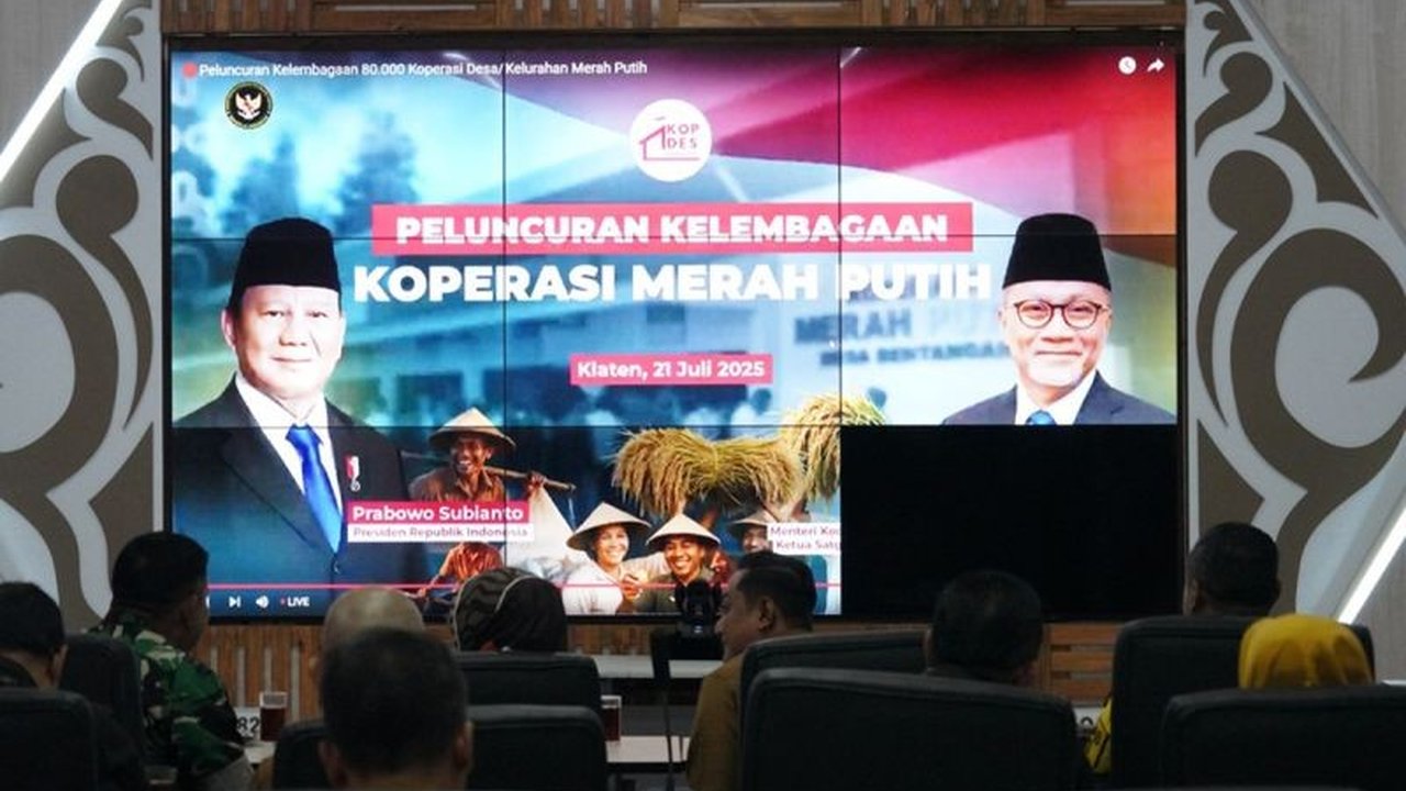 Pemkab Lumajang berkomitmen penuh menjadi motor penggerak Koperasi Desa Lumajang, mengedepankan kemandirian ekonomi desa dan pembangunan berkelanjutan. Bagaimana strateginya?