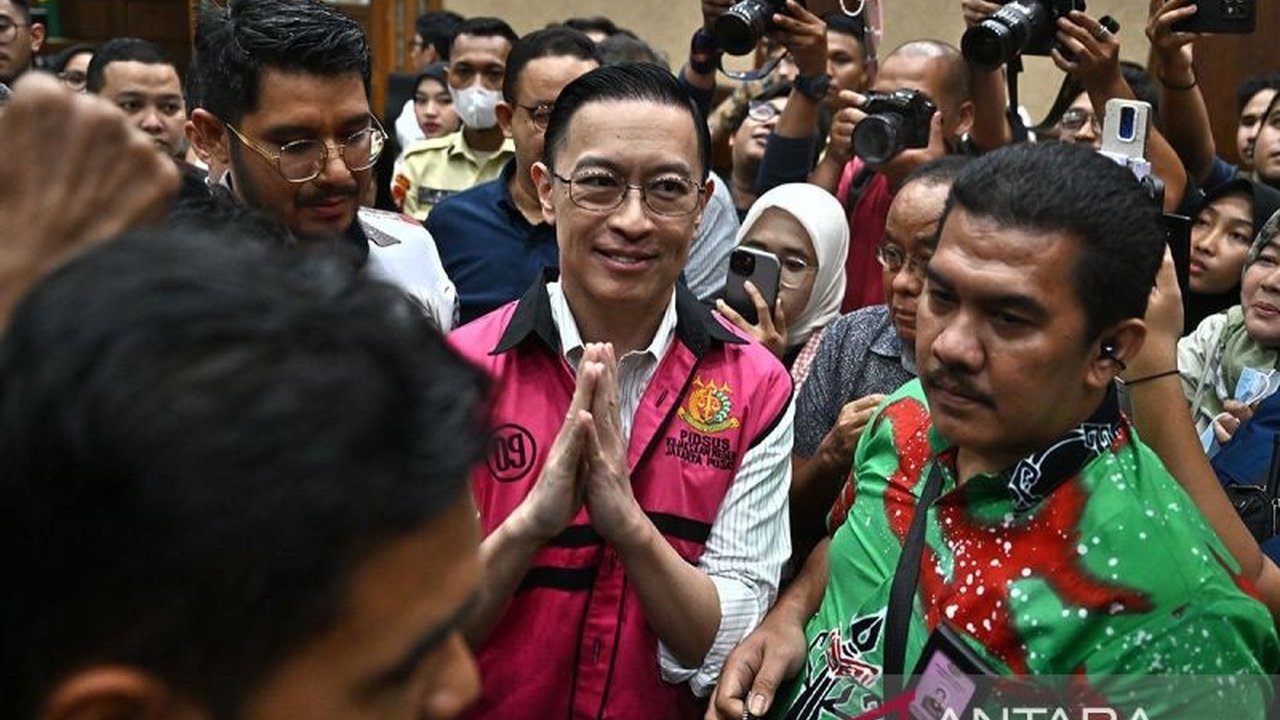 Juru Bicara PN Jakpus menegaskan vonis Tom Lembong dalam kasus korupsi importasi gula murni berdasarkan fakta hukum, tanpa intervensi. Simak detailnya!