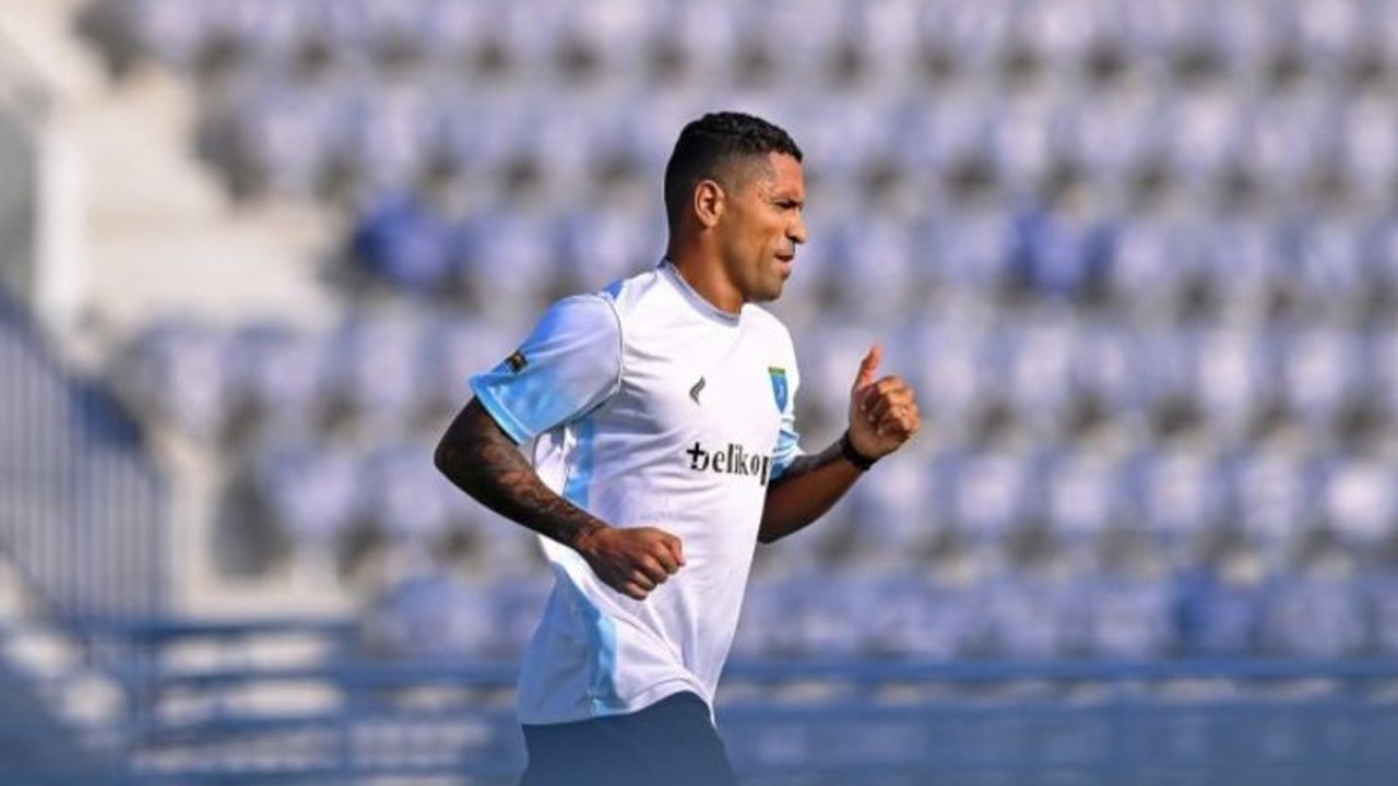 Persela Lamongan memboyong skuad penuh, termasuk enam pemain asing, ke TC Yogyakarta guna mematangkan strategi dan kekompakan tim demi target promosi ke Liga 1.