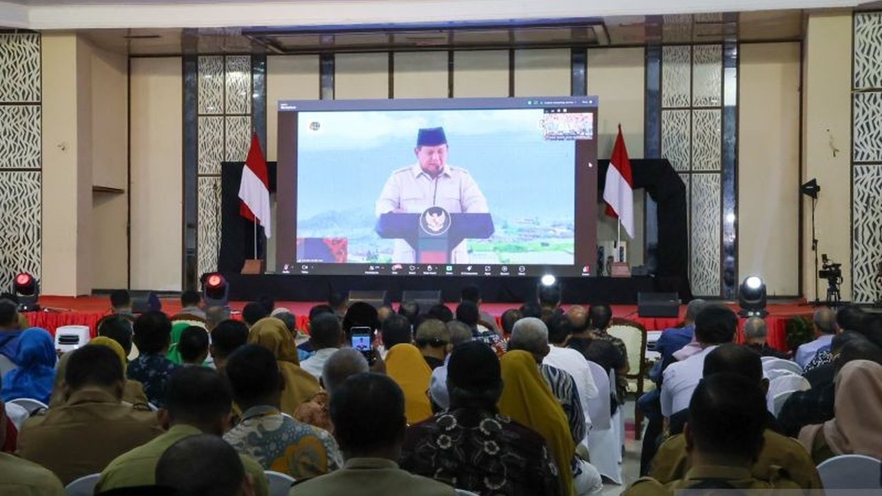 Pemerintah Kota Surabaya menargetkan 153 Koperasi Merah Putih aktif beroperasi pada September 2025. Langkah ini demi memperkuat ekonomi kerakyatan di Surabaya.