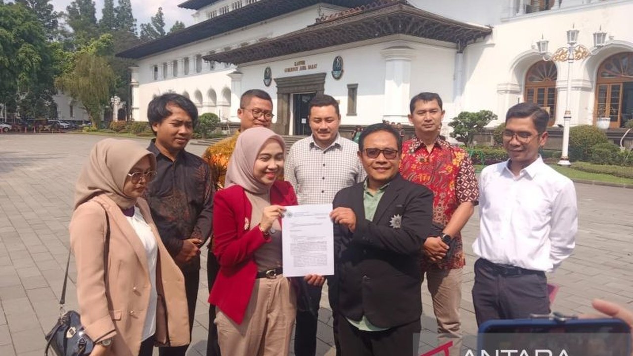 Aktivis Neni Nur Hayati somasi Pemprov Jabar dan Diskominfo terkait dugaan pelanggaran privasi. Ia menuntut permintaan maaf dan penghapusan konten yang memuat fotonya.