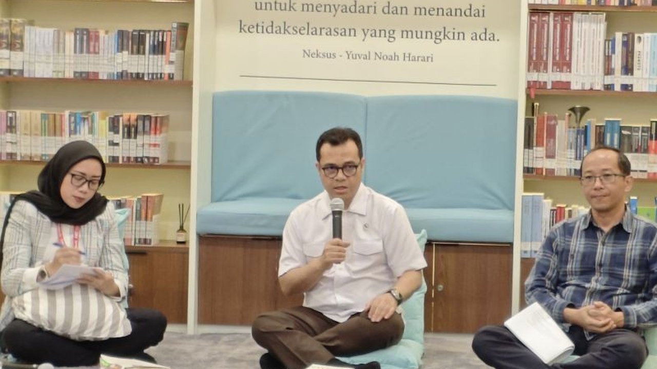 Wakil Menteri Komunikasi dan Digital Nezar Patria soroti urgensi berpikir kritis di tengah pesatnya adopsi AI. Temukan mengapa kemampuan ini krusial untuk menghadapi gelombang teknologi baru.