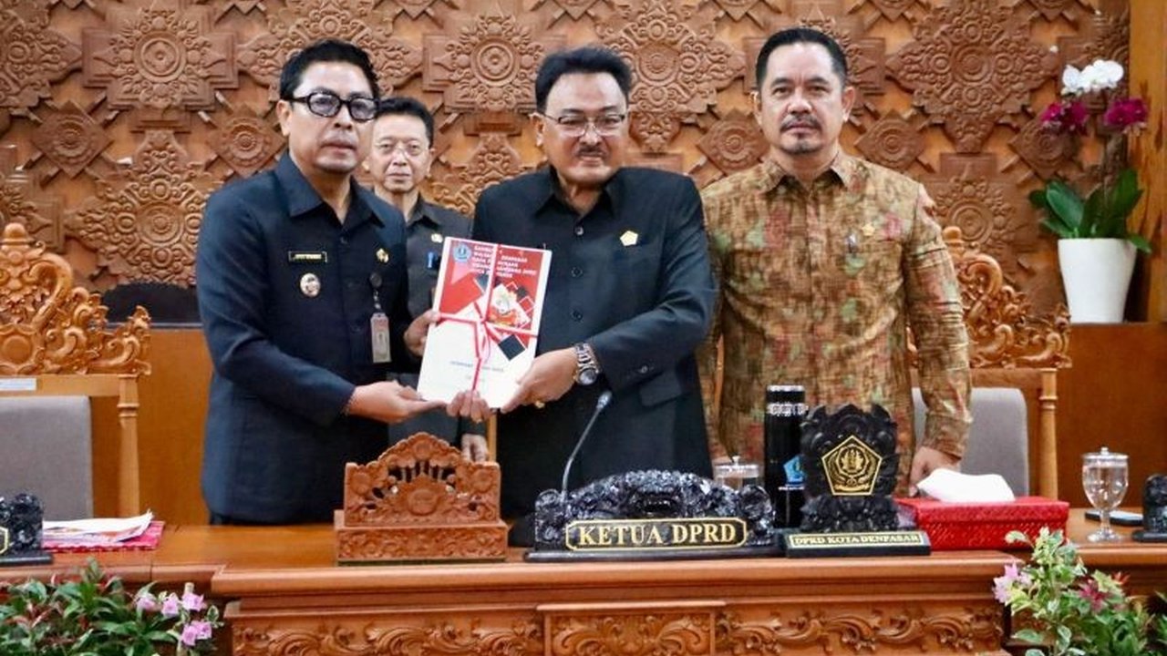 Wakil Wali Kota Denpasar serahkan Ranperda Pajak dan Retribusi Daerah untuk optimalisasi PAD dan dukung UMKM. Apa saja poin penting perubahannya?