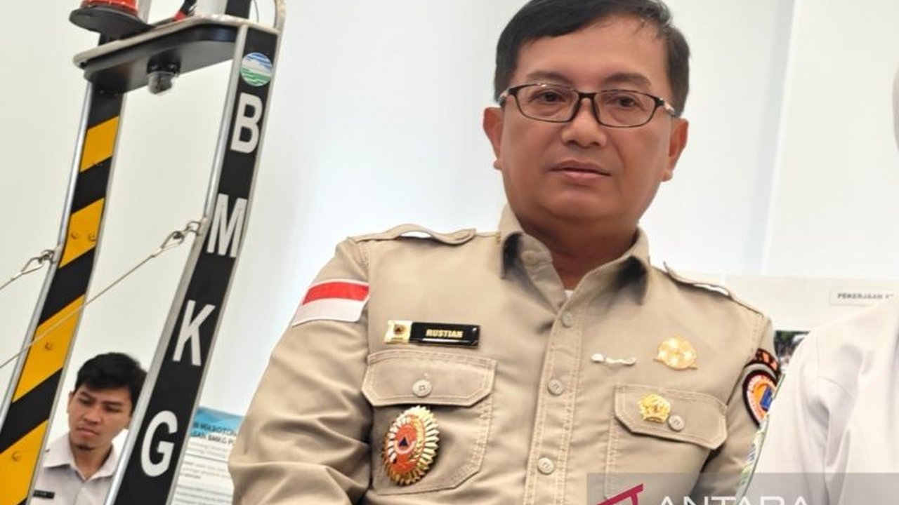 BNPB mendorong adopsi teknologi gedung tahan gempa sebagai standar nasional, menyusul peresmian pusat komando BMKG yang mampu meredam gempa besar.