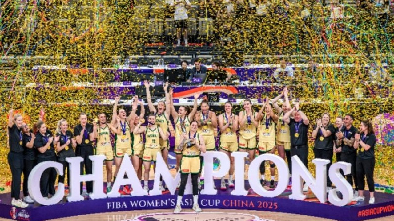 Australia berhasil menorehkan sejarah gemilang dengan meraih gelar juara perdana di Piala Asia Putri 2025. Bagaimana mereka mengalahkan Jepang di final?