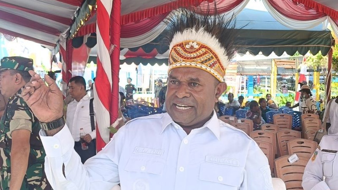 Bupati Sarmi mengumumkan 70 Koperasi Merah Putih di wilayahnya telah berbadan hukum, menjadi langkah penting dalam program ekonomi strategis daerah.