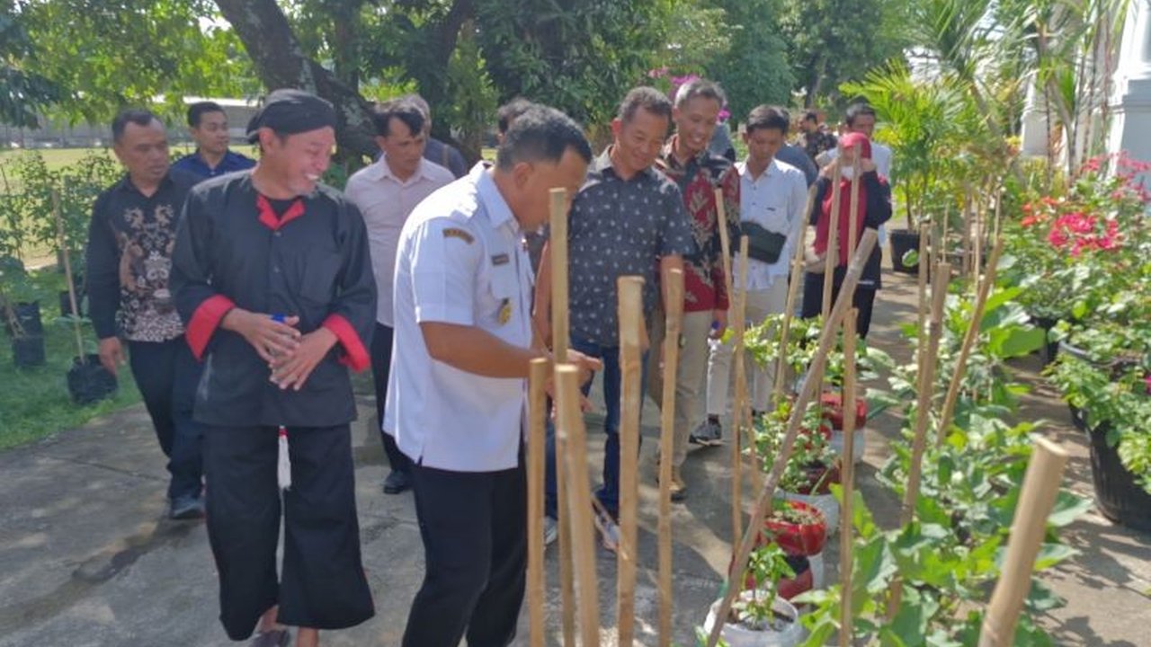 Bupati Ponorogo Sugiri Sancoko menekankan pentingnya BUMDes Ponorogo sebagai penggerak ekonomi lokal yang berdampak nyata pada peningkatan PADes. Simak strategi dan tantangannya!