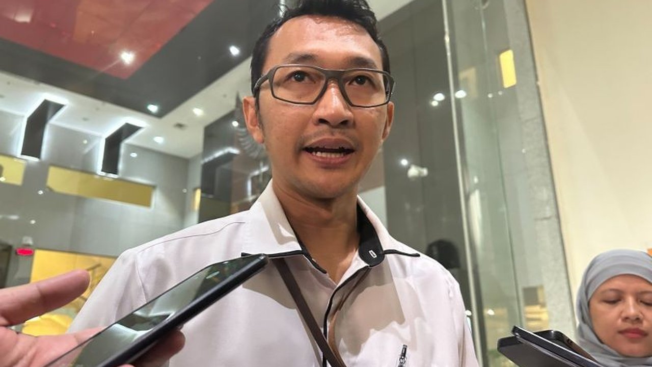 KPK kembali berkoordinasi dengan Kejaksaan Agung untuk memeriksa Kajari Madina Muhammad Iqbal terkait dugaan korupsi proyek jalan di Sumut. Mengapa pemeriksaan ini penting?