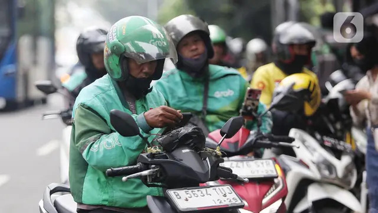 Kenaikan tarif ojek online (ojol) atau daring ini bergantung pada zona operasional layanan di masing-masing wilayah. (Liputan6.com/Angga Yuniar)