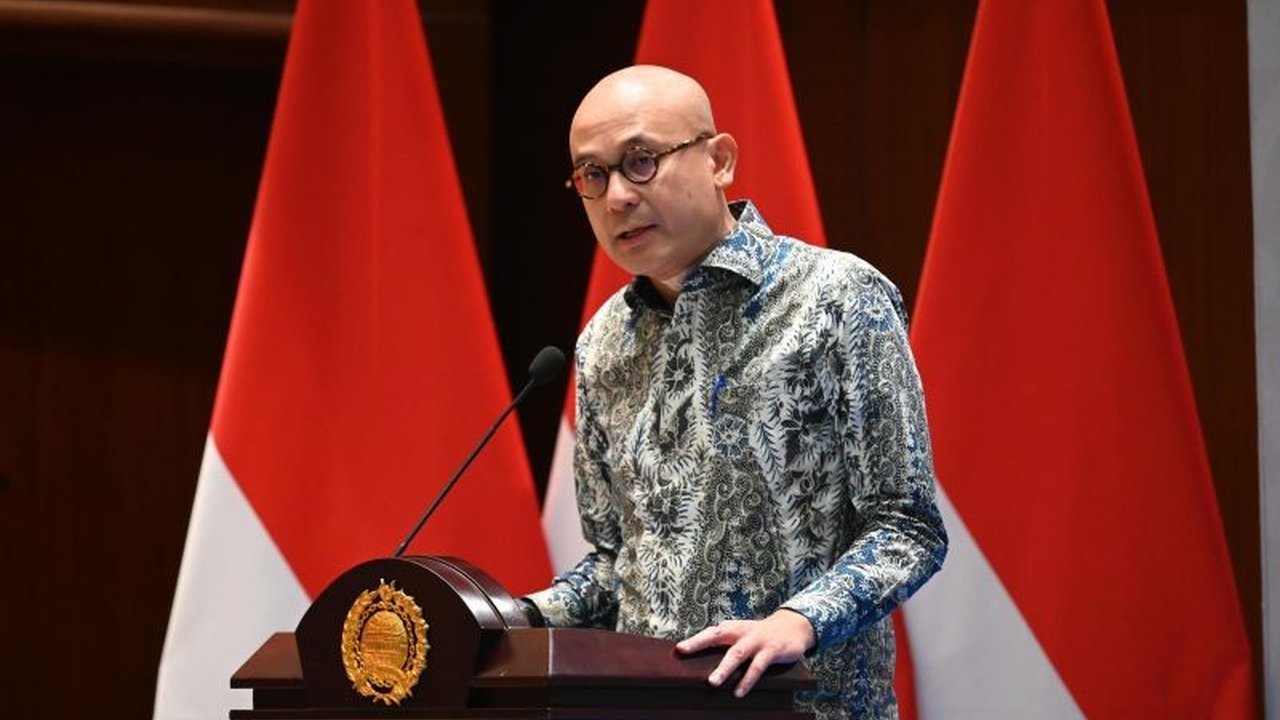 Kementerian Luar Negeri RI dan Danantara memperkuat sinergi diplomasi ekonomi Indonesia. Kolaborasi ini penting untuk menarik investasi dan mewujudkan visi Indonesia Maju.