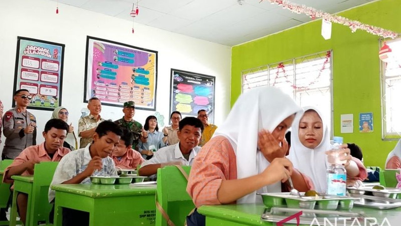 Pemerintah Kabupaten Tolitoli uji coba aturan 5 hari belajar bagi PAUD, SD, dan SMP. Kebijakan ini mengubah jam pulang siswa secara signifikan, demi efisiensi pendidikan.