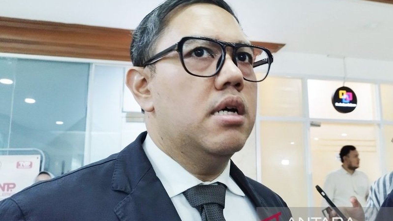 Kasus Eks Marinir TNI Satria Arta Kumbara yang menjadi prajurit bayaran Rusia dan kini ingin kembali menjadi WNI memicu perhatian DPR, pemerintah diminta hati-hati.